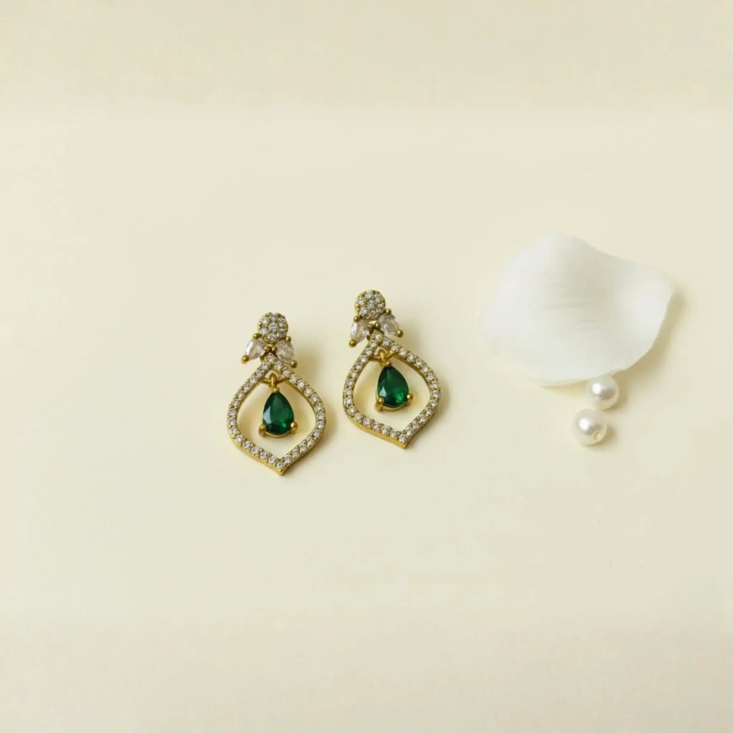 Emerald Green Drop Earrings With Crystal Teardrop Design 