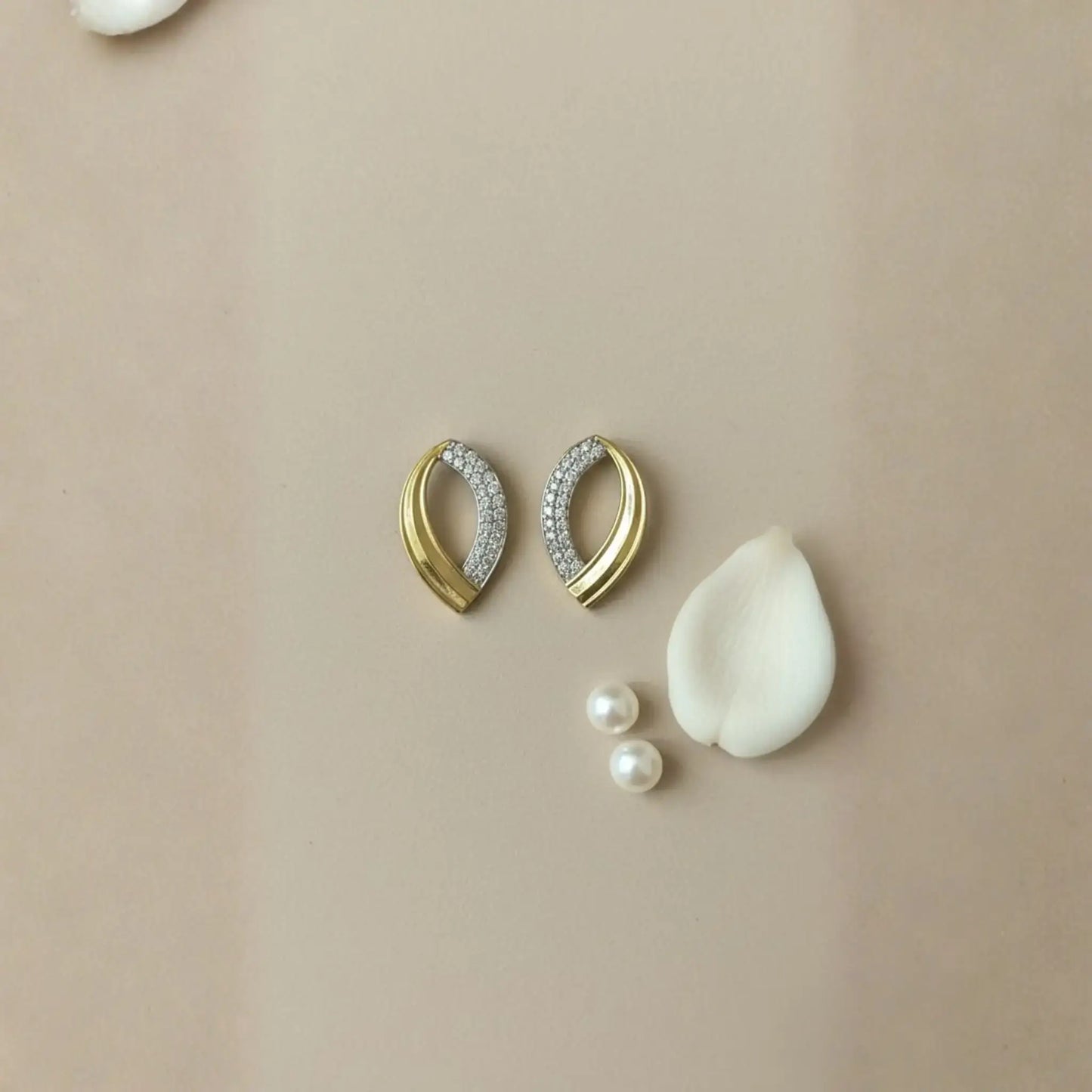 Curve Stud Earrings Dual-Tone Crystal Design